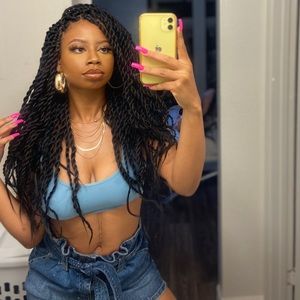 Meet your Posher, Aja